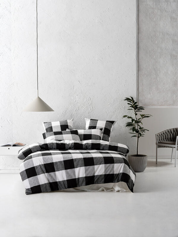 LINEN HOUSE Alec /Black & white /Duvet Cover